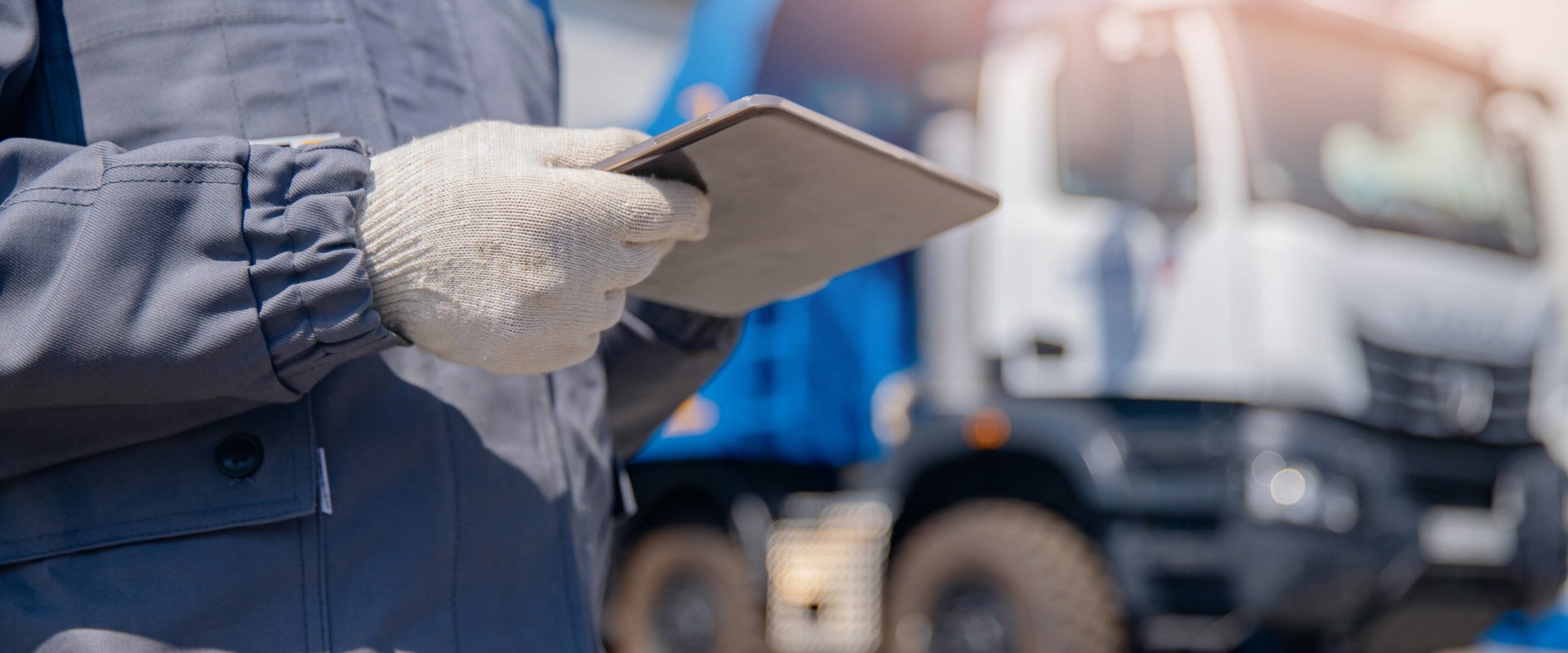 Obtaining Necessary Permits and Licenses for International Freight Forwarding